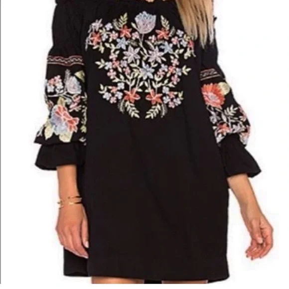 Free People Off Shoulder Black Embroidered Mini Dress Tunic M - Picture 2 of 9